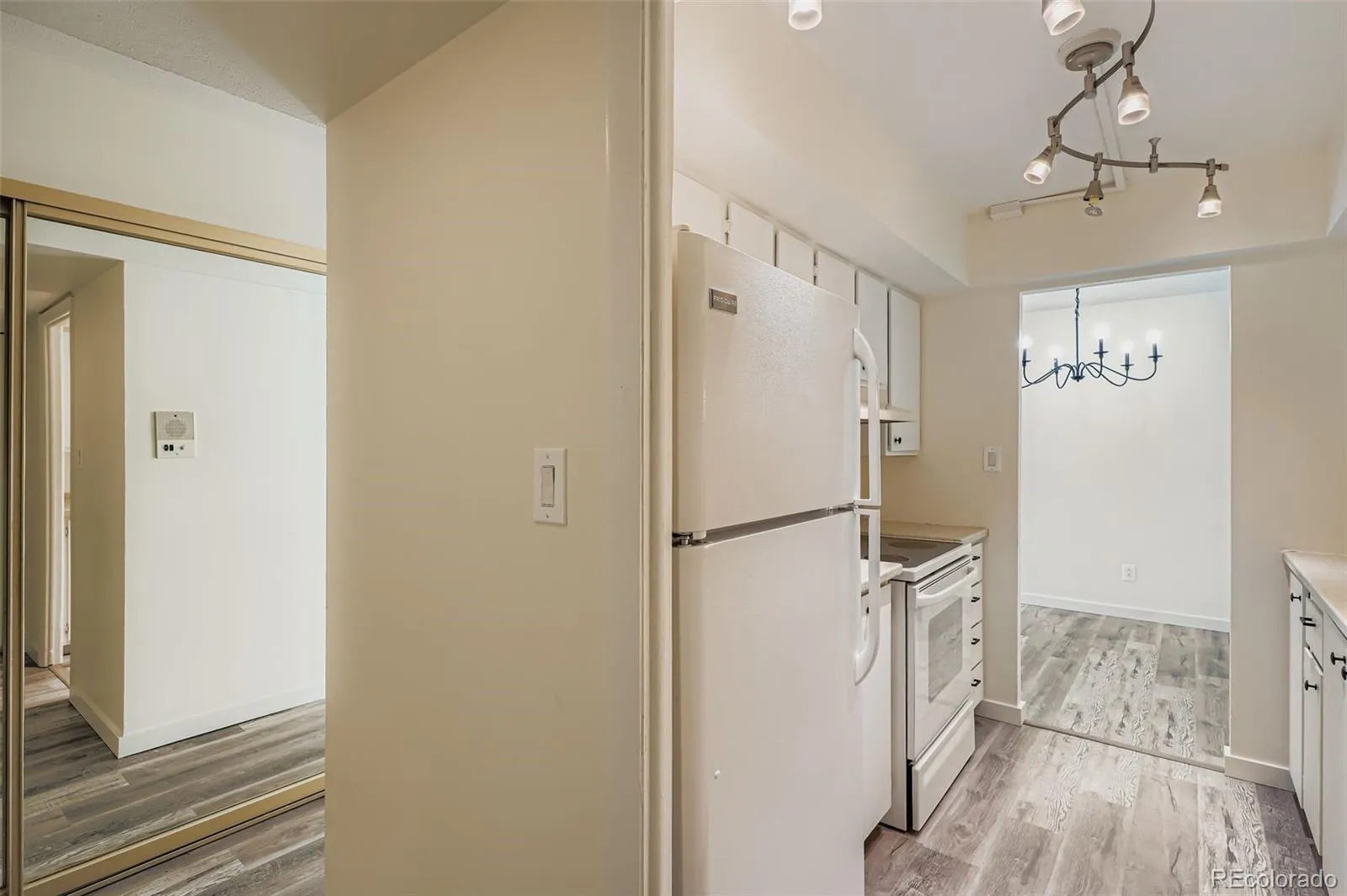7255 E Quincy Avenue #403 Denver CO 80237 MLS #REC9874227 04102026182656 1600 4