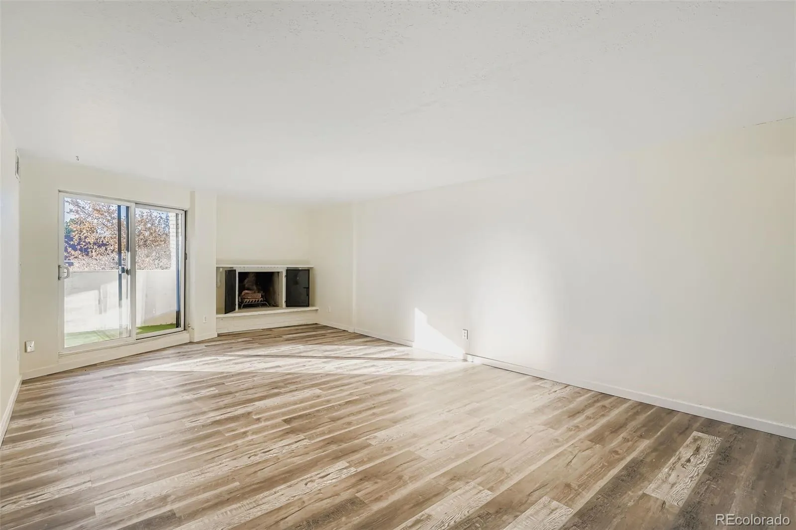 7255 E Quincy Avenue #403 Denver CO 80237 MLS #REC9874227 04102026182656 1600 5
