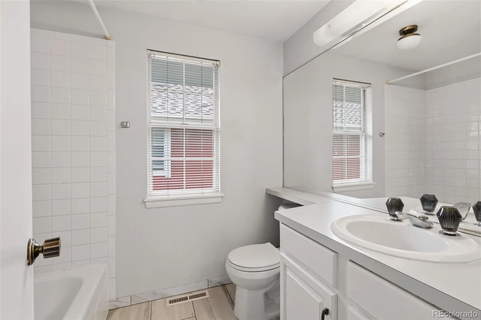 11423 W Sharkstooth Peak Littleton CO 80127 | MLS #REC9879854 08152026181810 1600 26