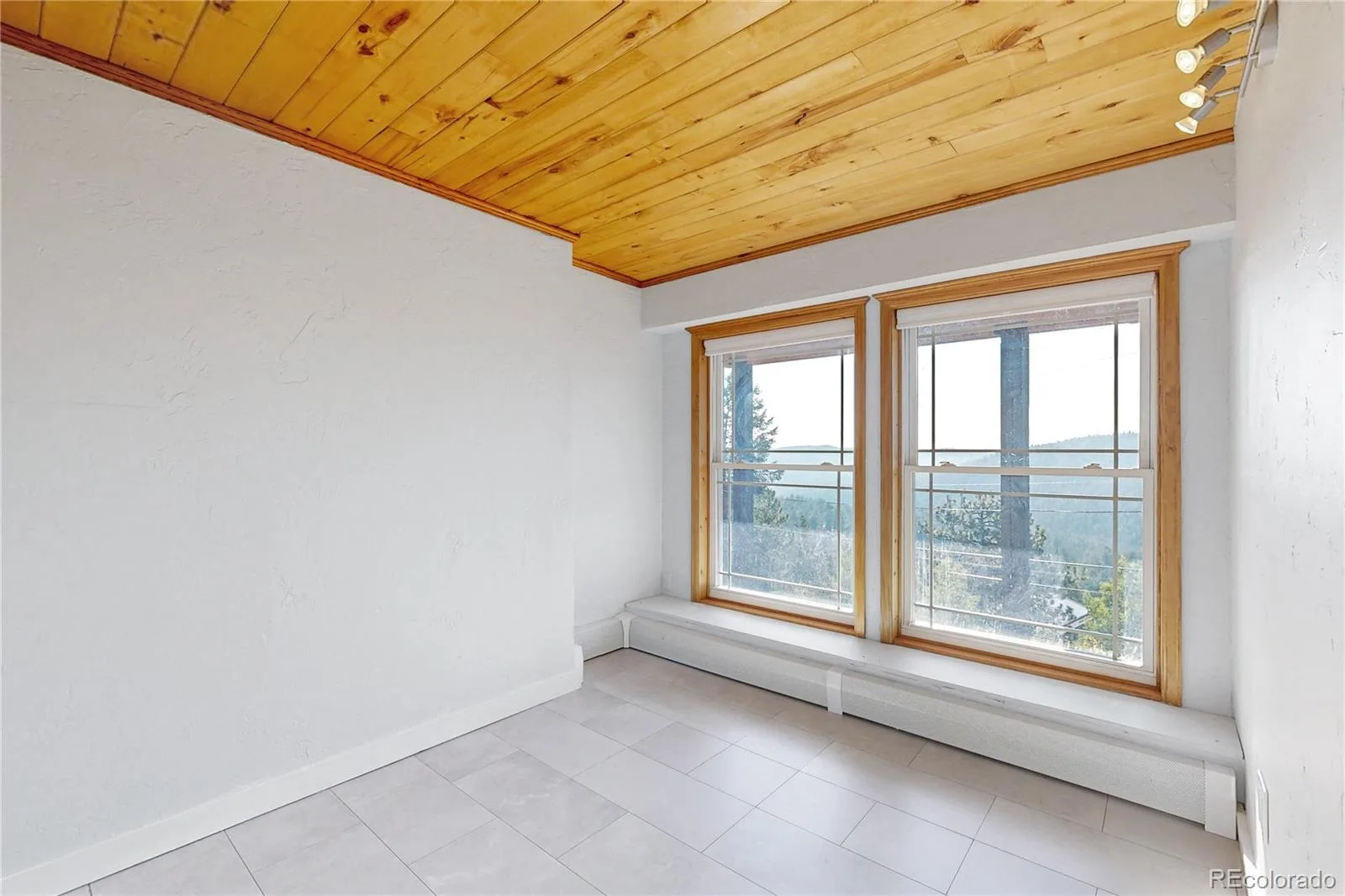 32391 Lodgepole Drive Evergreen CO 80439 | MLS #REC9882493 08112026032444 1600 24