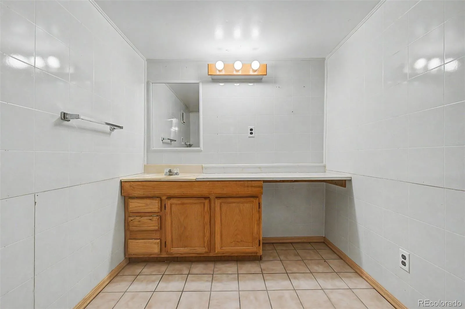 5009 Uvalda Street Denver CO 80239 MLS #REC9884140 04232026133915 1600 21