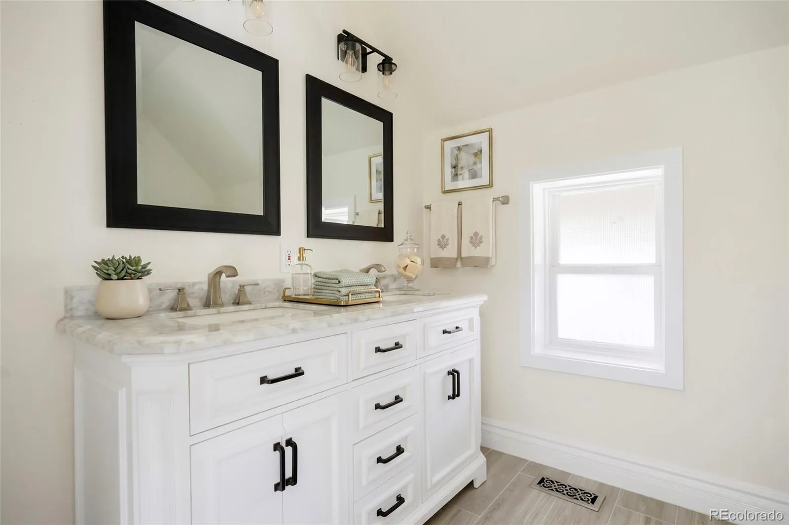 228 W 1st W Avenue Denver CO 80223 MLS #REC9885569 05182026225923 1600 26