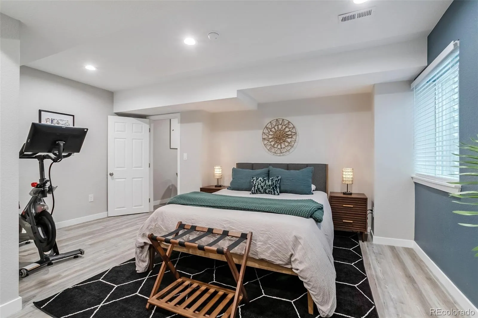 9330 Dunraven Street Arvada CO 80007 MLS #REC9887018 05192026140649 1600 18
