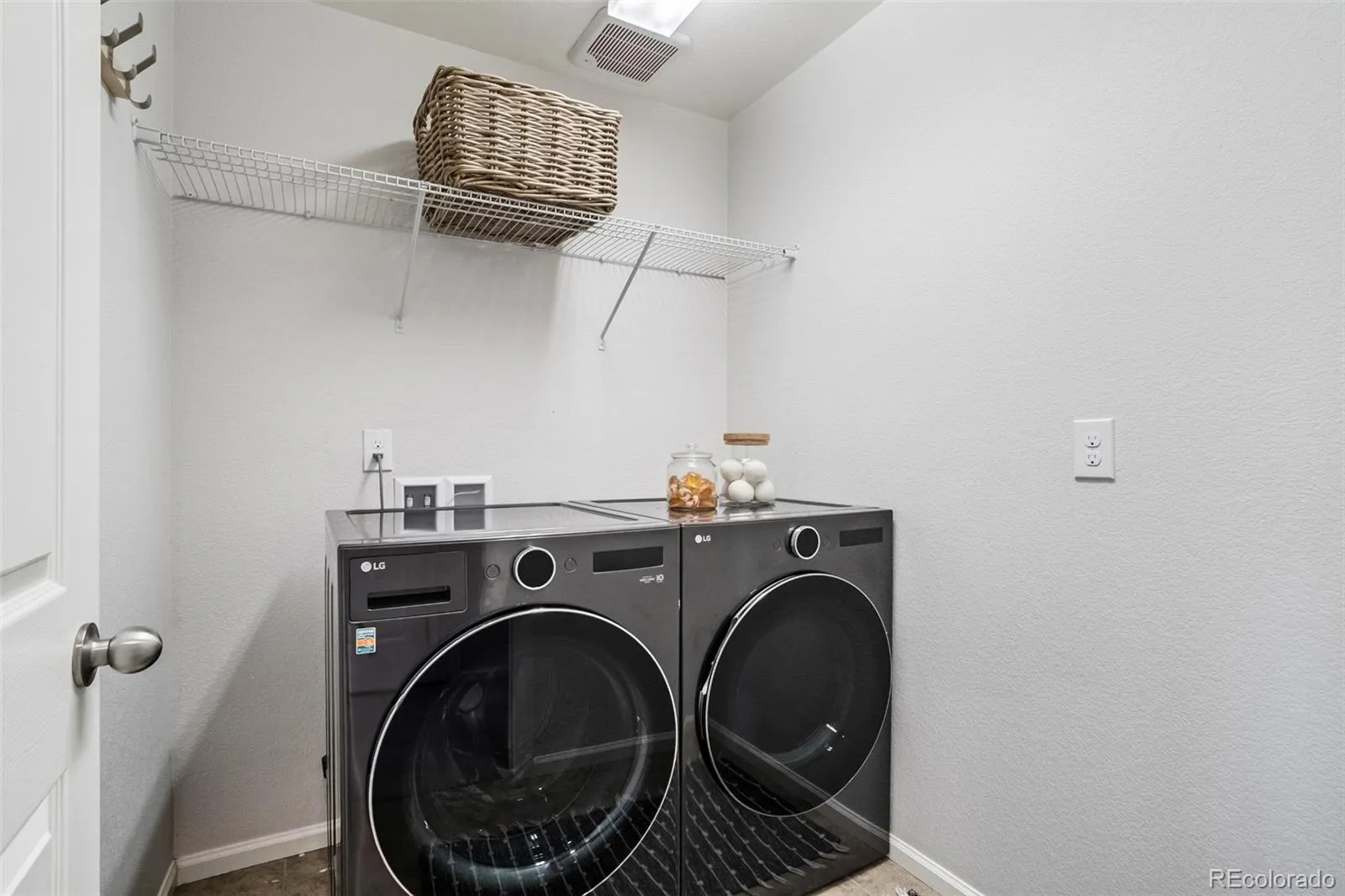 9330 Dunraven Street Arvada CO 80007 MLS #REC9887018 05192026140649 1600 34