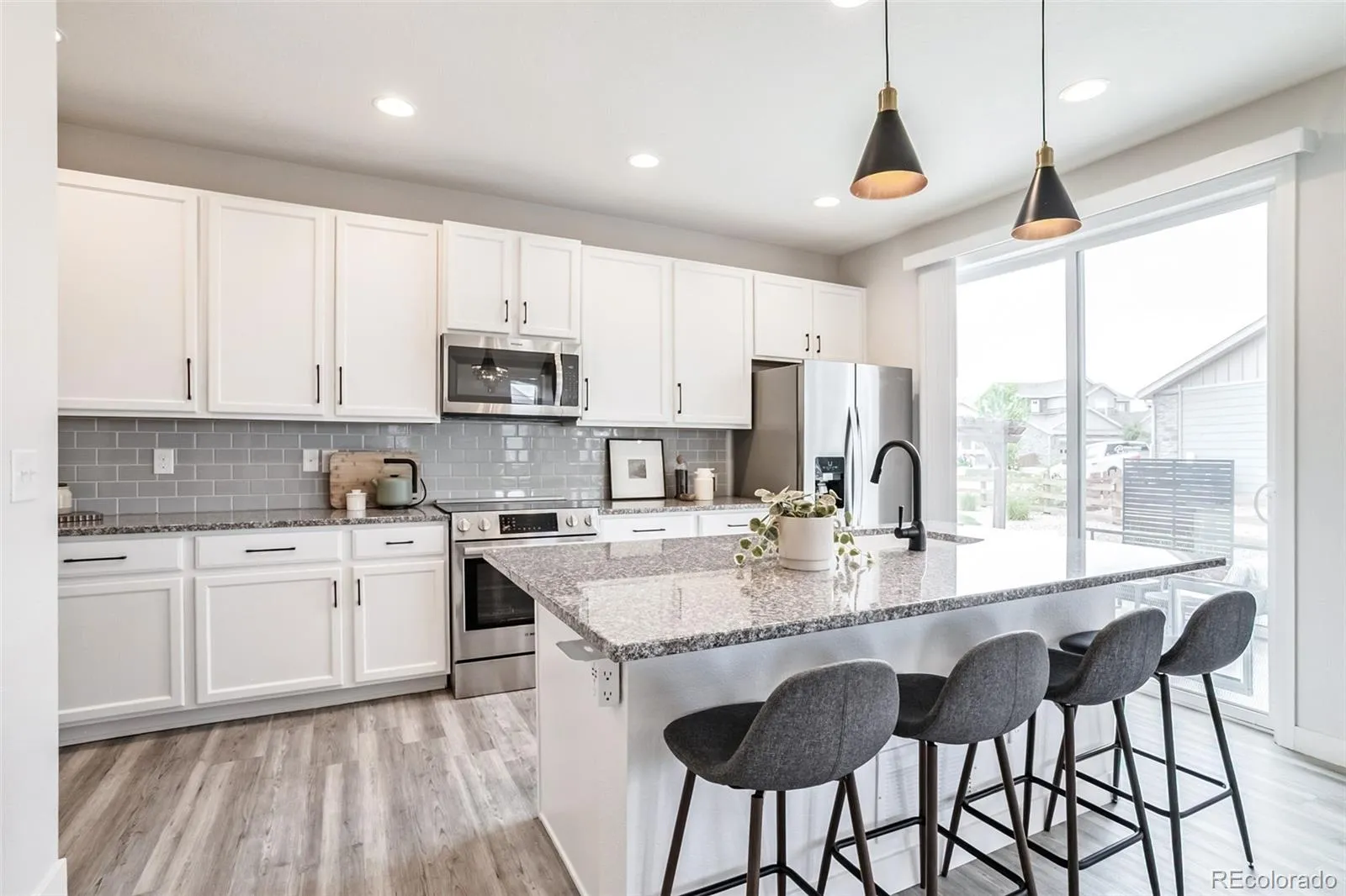 9330 Dunraven Street Arvada CO 80007 MLS #REC9887018 05192026140649 1600 6