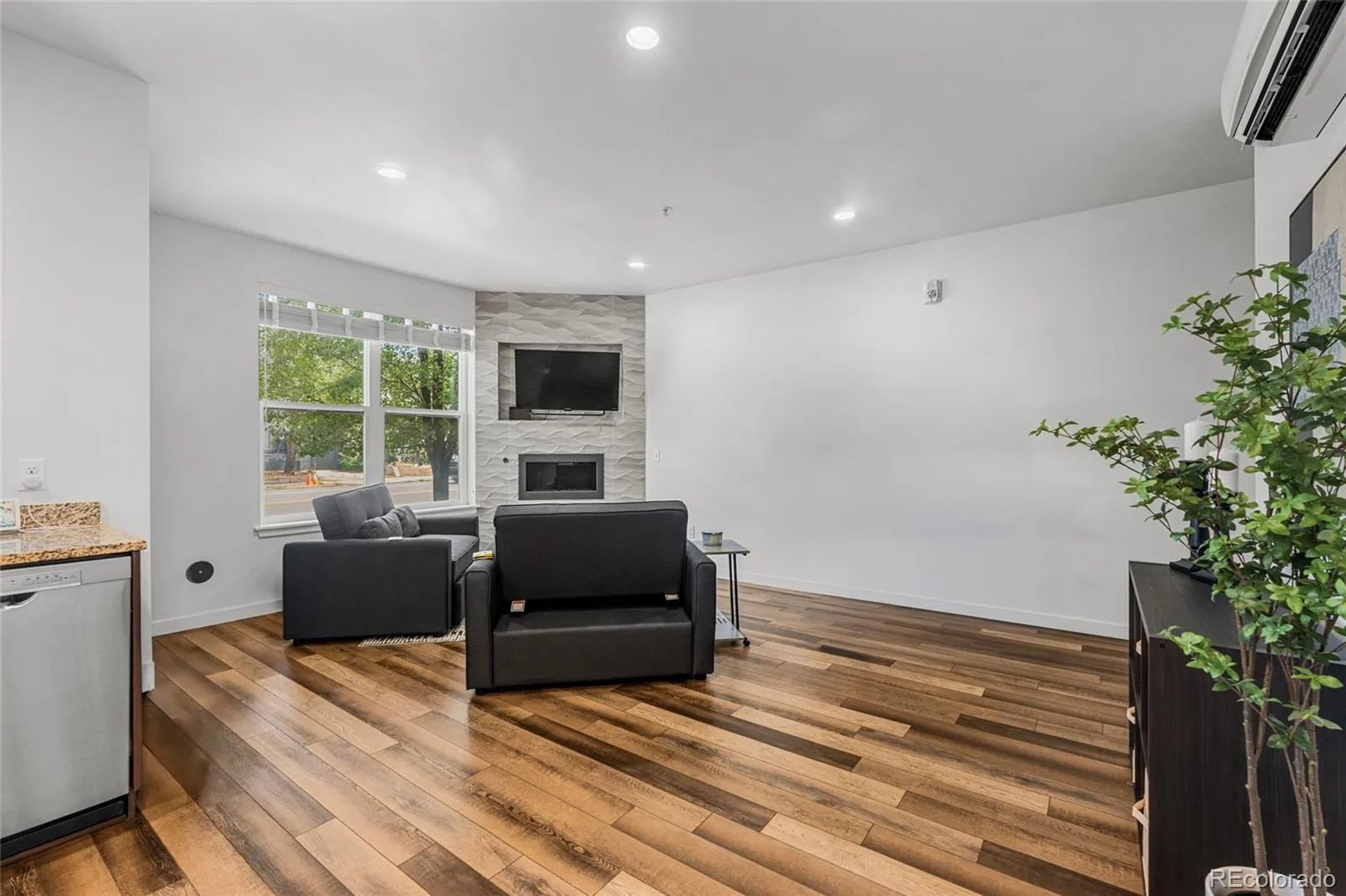 336 E 1st Avenue #110 Denver CO 80203 MLS #REC9888974 05062026024009 1600 7