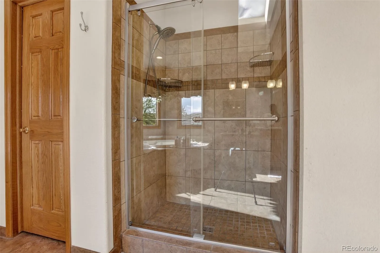 04092026175144 1600 24