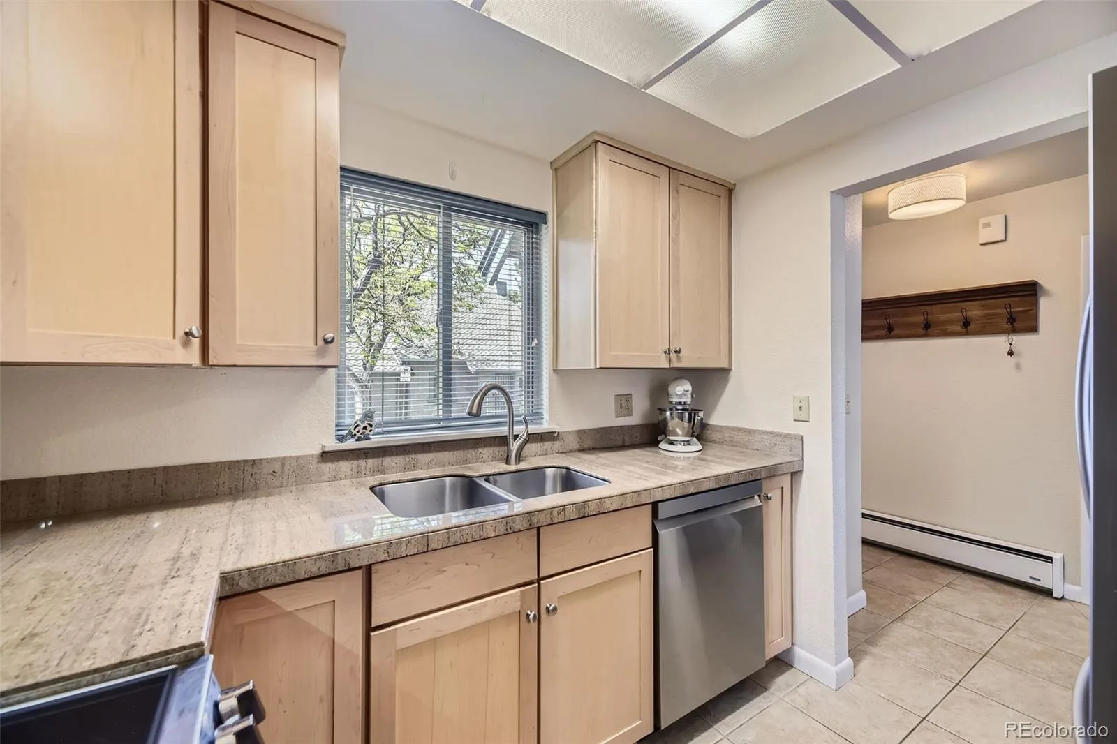 2437 S Victor Street #A Aurora CO 80014 MLS #REC9894010 06022026063340 1600 7