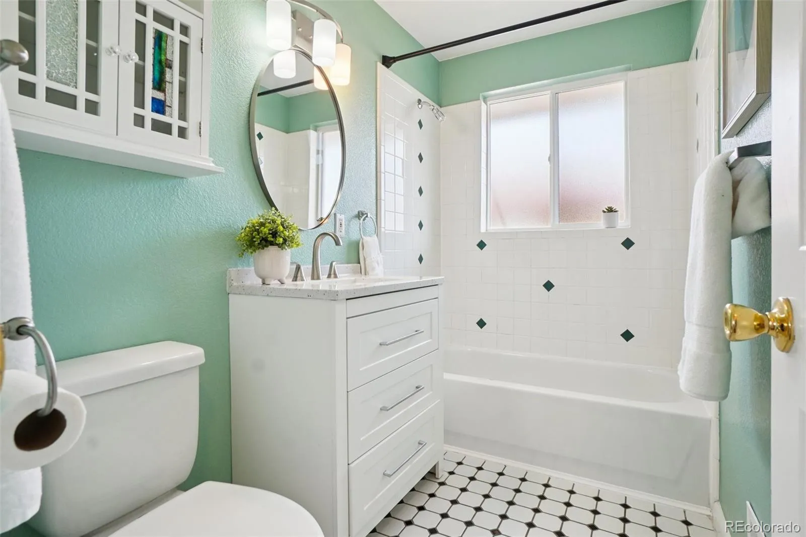 04082026195027 1600 9