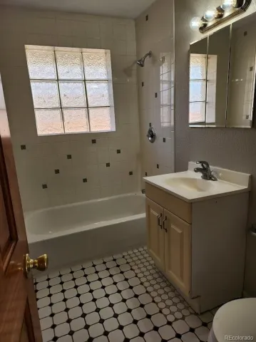 04082026195027 640 21