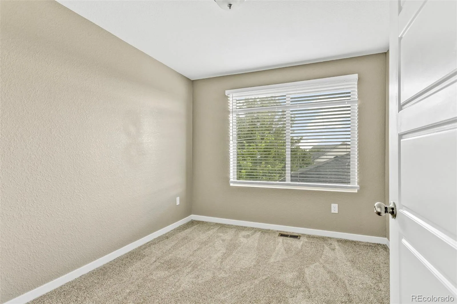 4863 Halifax Court Denver CO 80249 | MLS #REC9910331 07282026013419 1600 19