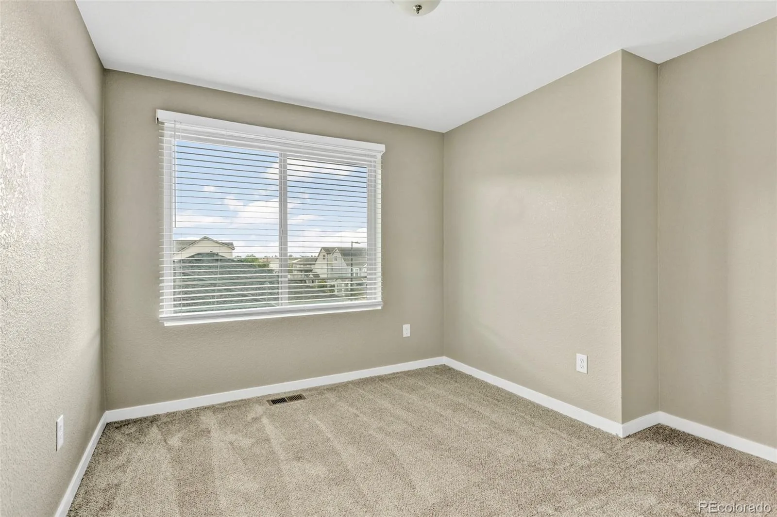 4863 Halifax Court Denver CO 80249 | MLS #REC9910331 07282026013419 1600 21