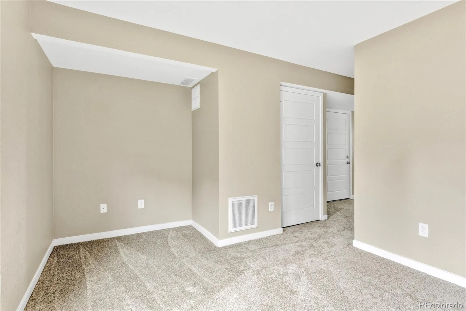 4863 Halifax Court Denver CO 80249 | MLS #REC9910331 07282026013419 1600 26