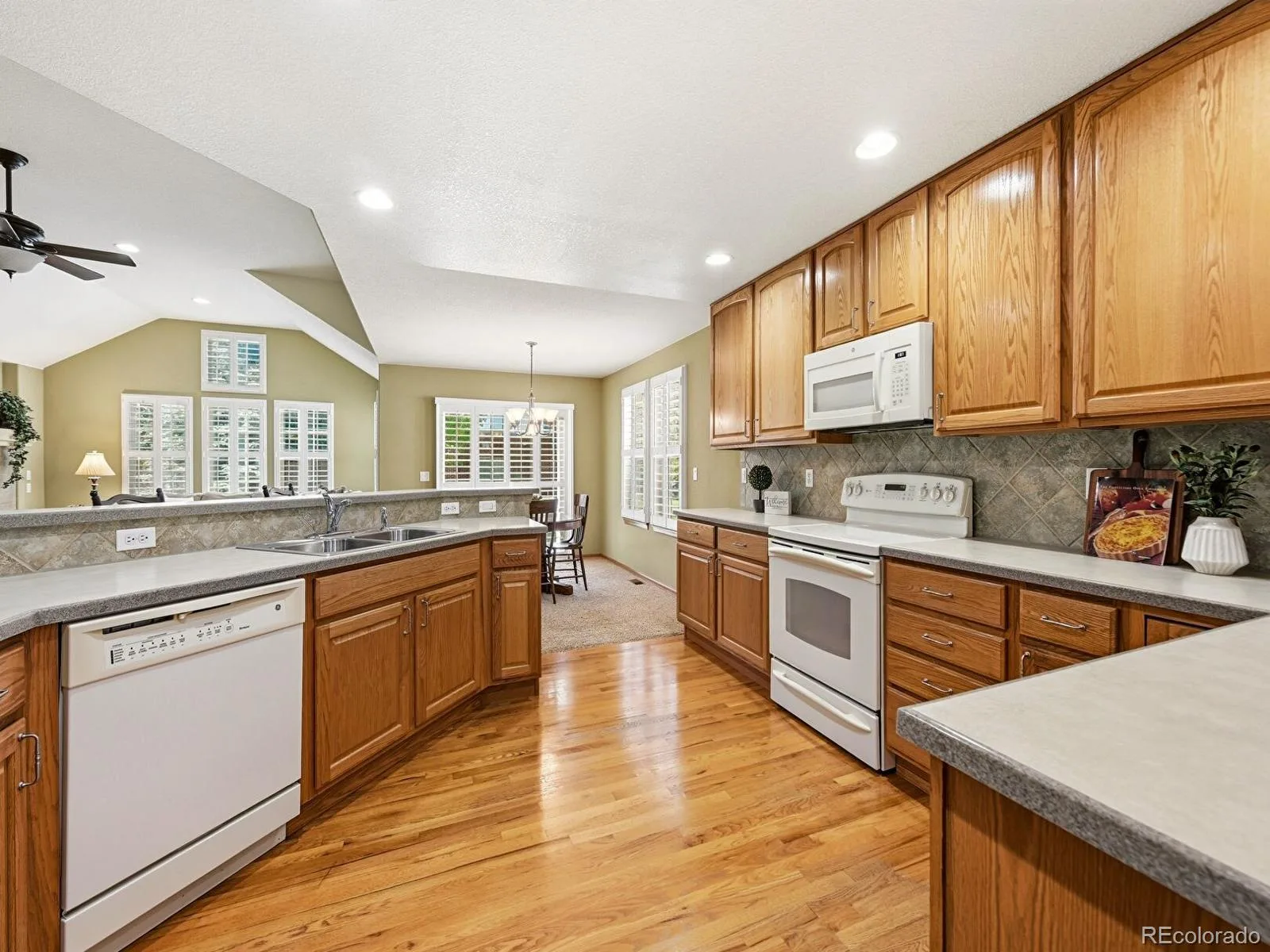 22462 E Alder Drive Aurora CO 80016 | MLS #REC9914380 06302026170748 1600 8