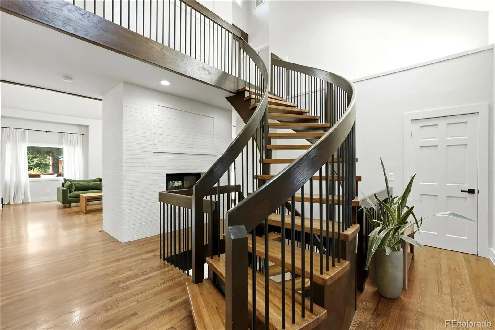 204 Cheney Place Castle Rock CO 80104 | MLS #REC9917091 08252026215148 1600 2