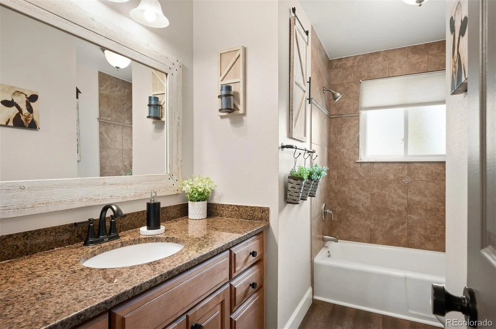 7024 Owens Street Arvada CO 80004 | MLS #REC9918367 08112026025327 1600 29