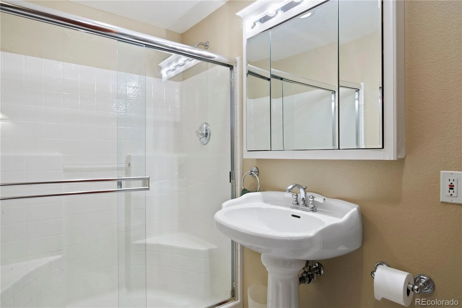 10032 Astoria Court Lone Tree CO 80124 | MLS #REC9925222 08102026142050 1600 48