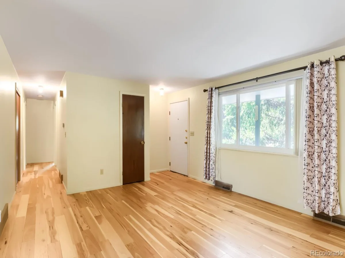 6357 W Clifton Place Littleton CO 80128 | MLS #REC9925859 08282026202119 1200 1