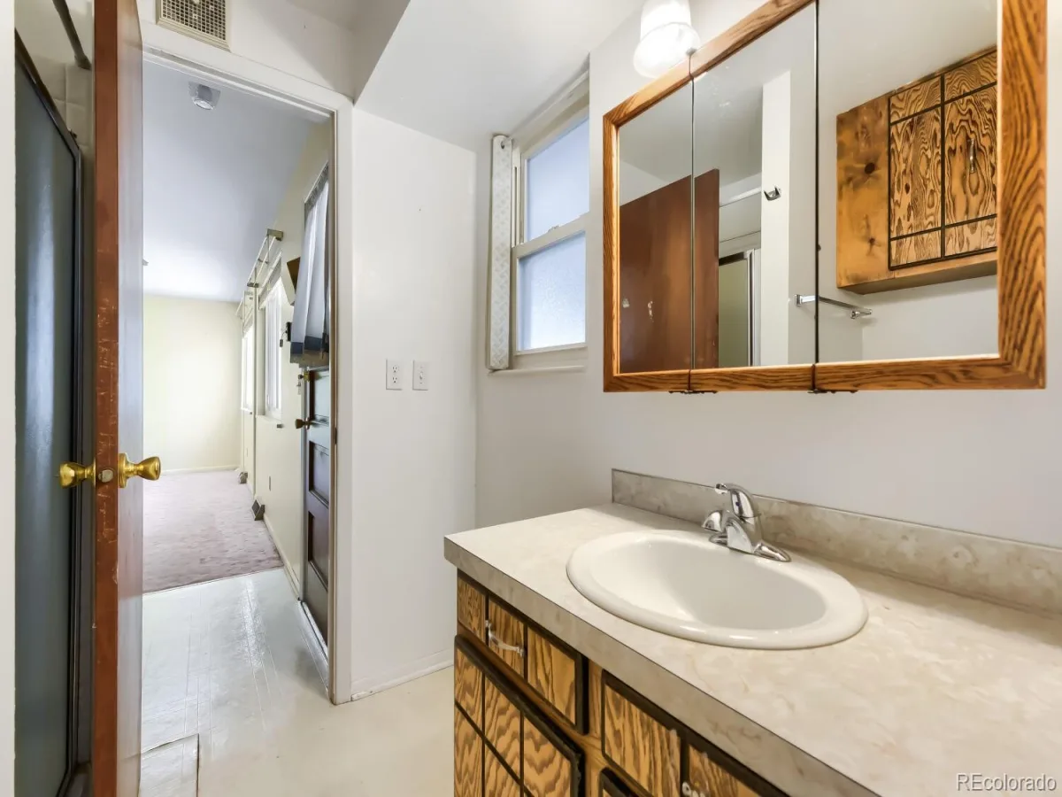 6357 W Clifton Place Littleton CO 80128 | MLS #REC9925859 08282026202119 1200 11