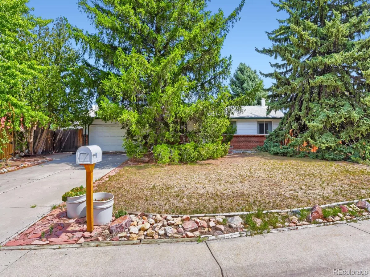 6357 W Clifton Place Littleton CO 80128 | MLS #REC9925859 08282026202119 1200 24
