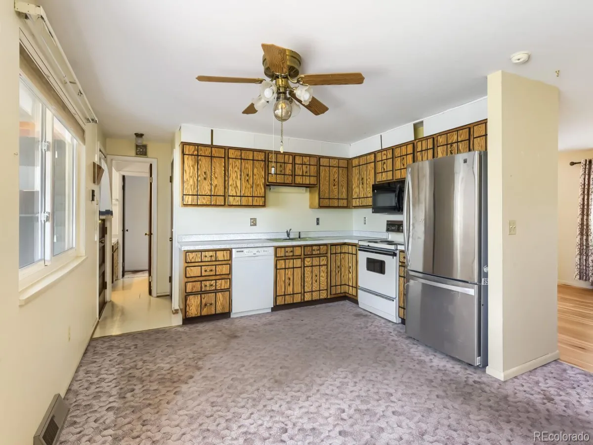 6357 W Clifton Place Littleton CO 80128 | MLS #REC9925859 08282026202119 1200 3