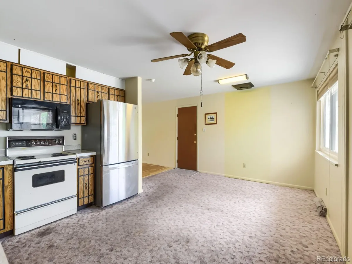 6357 W Clifton Place Littleton CO 80128 | MLS #REC9925859 08282026202119 1200 4