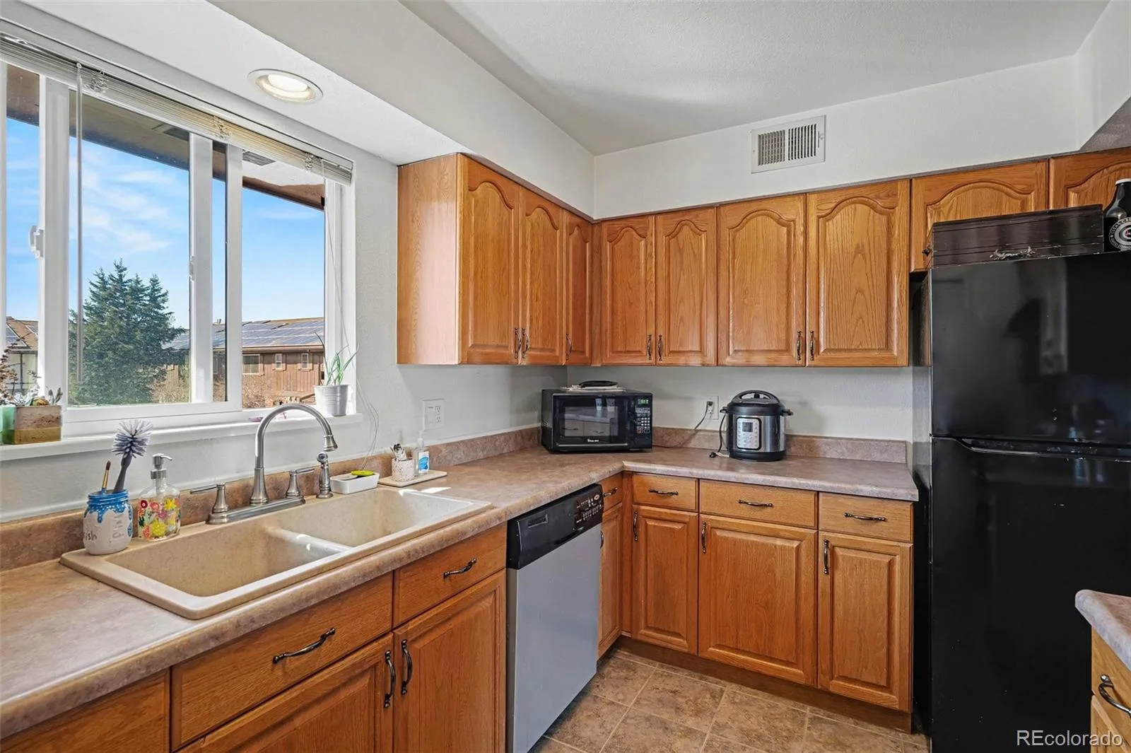 3825 S Monaco Parkway #212 Denver CO 80237 MLS #REC9929661 07152026222422 1600 9