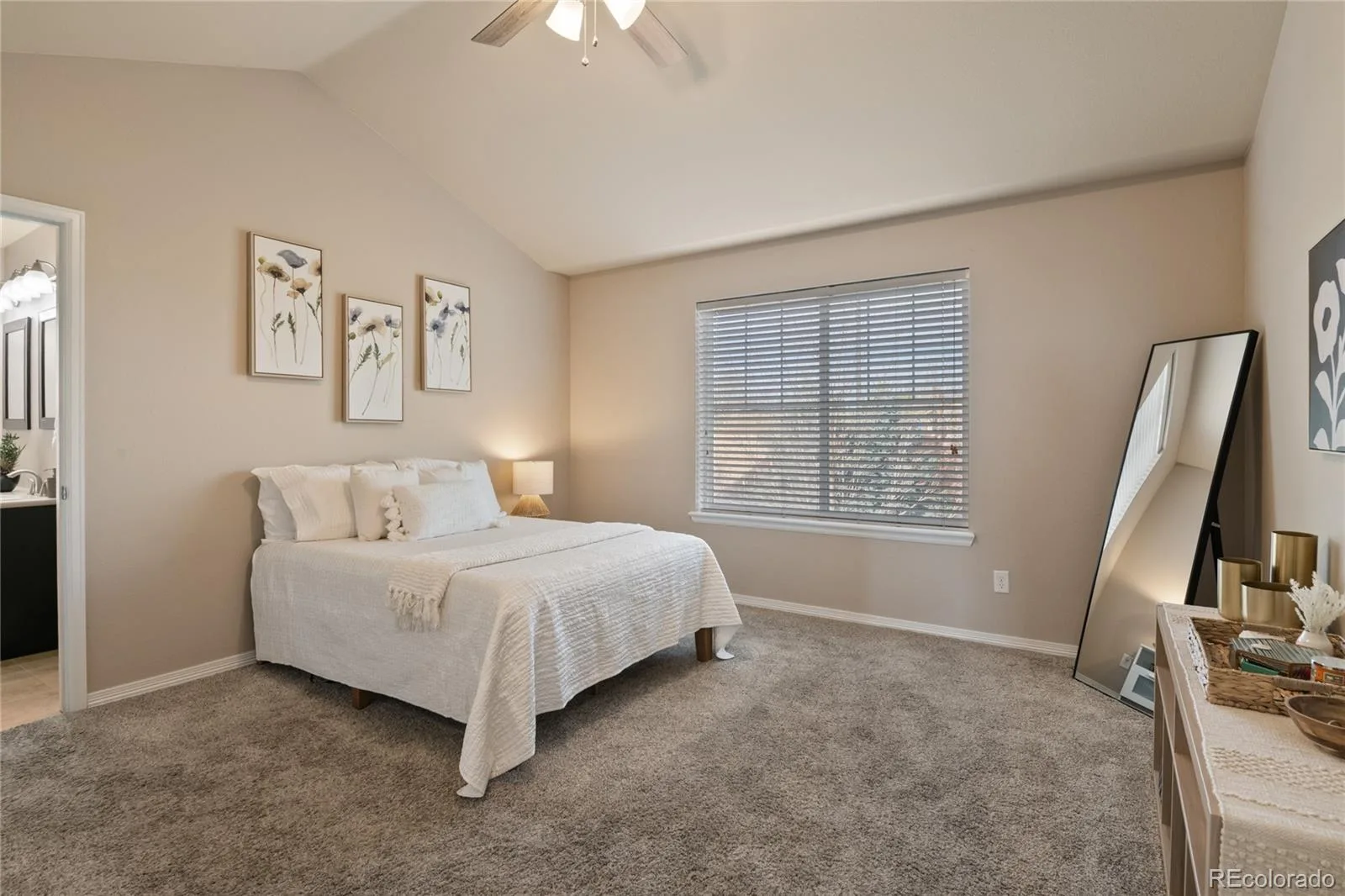 5563 S Elk Court Aurora CO 80016 | MLS #REC9930688 07102026233800 1600 21