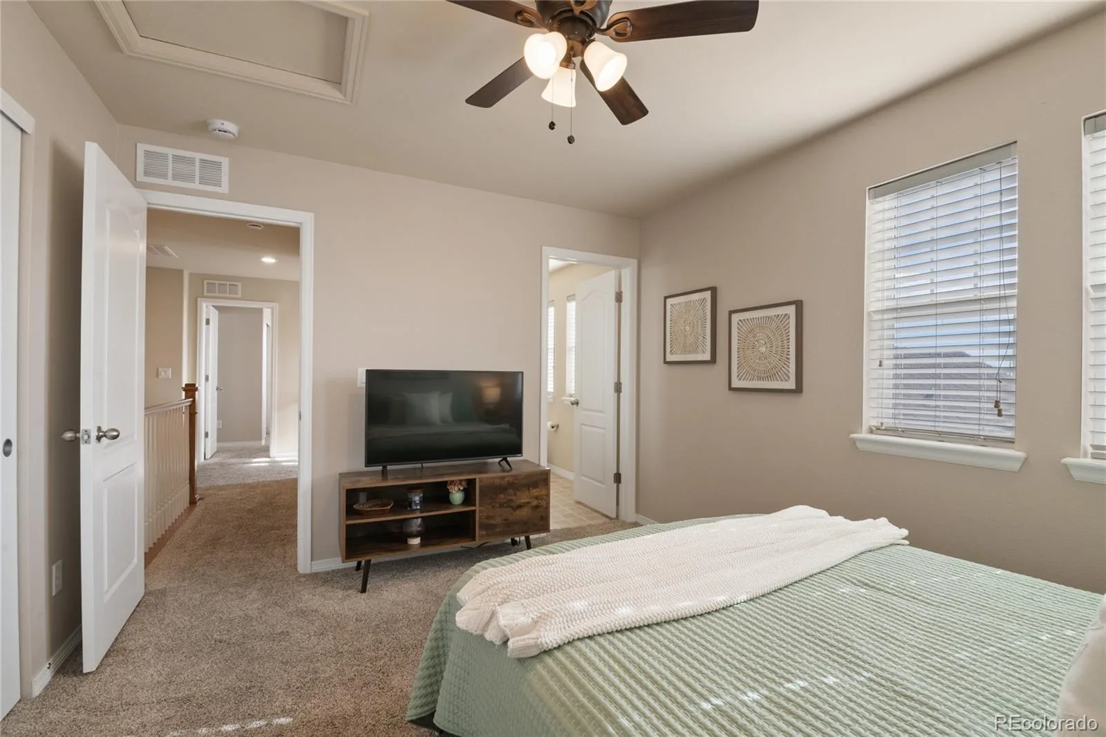 5563 S Elk Court Aurora CO 80016 | MLS #REC9930688 07102026233800 1600 27