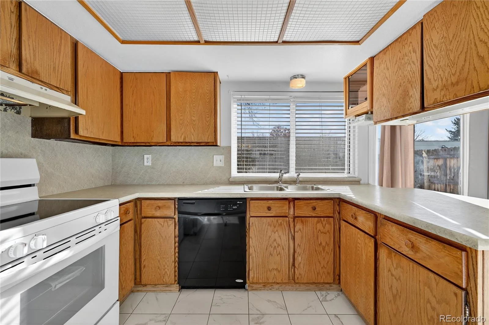 1281 S Troy Street Aurora CO 80012 | MLS #REC9932114 09222026170112 1600 11