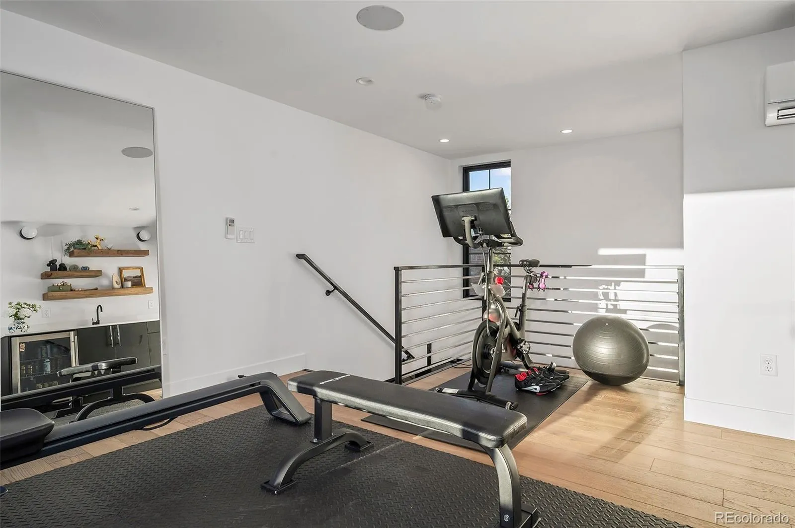 3753 N Franklin Street Denver CO 80205 MLS #REC9936089 04242026012222 1600 33