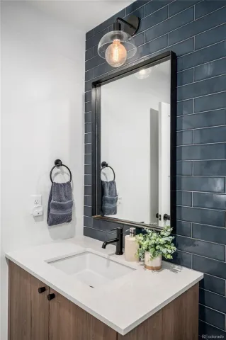 3753 N Franklin Street Denver CO 80205 MLS #REC9936089 04242026012222 640 27