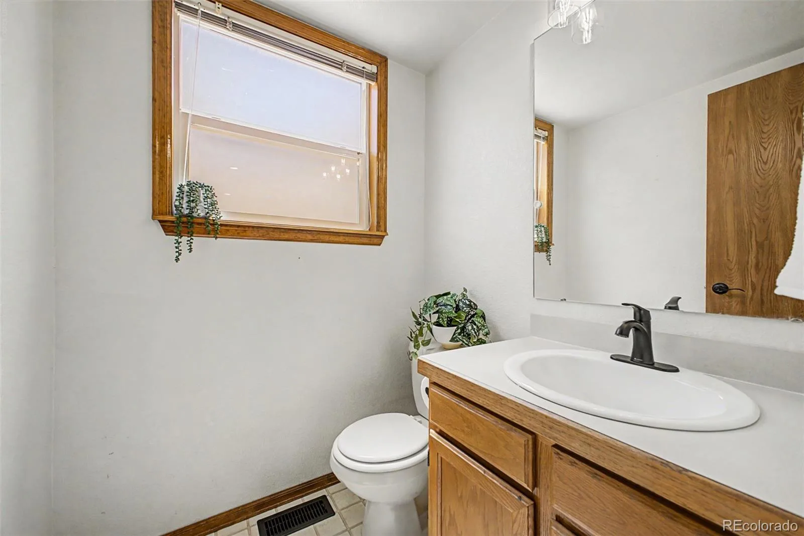 2137 Kay Street Longmont CO 80501 MLS #REC9940288 06142026011914 1600 11