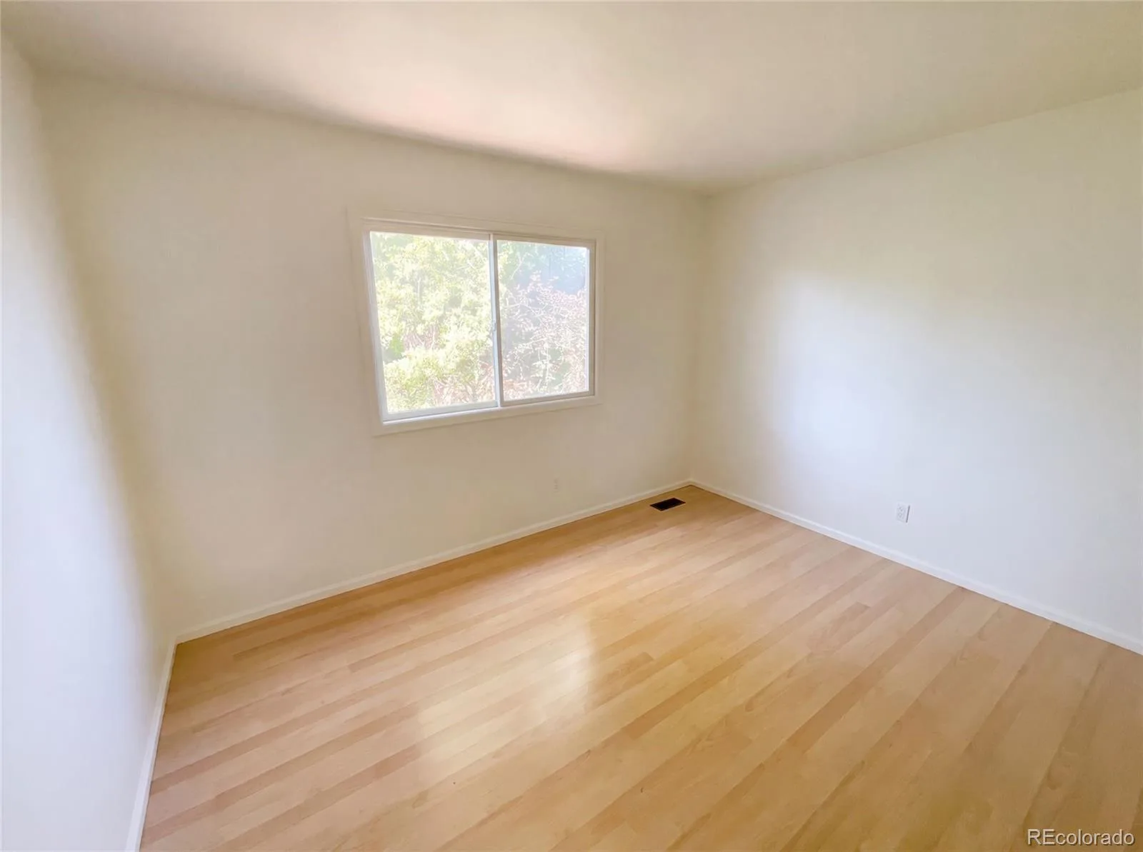 9938 Garland Drive Broomfield CO 80021 MLS #REC9942050 06232026202138 1600 23