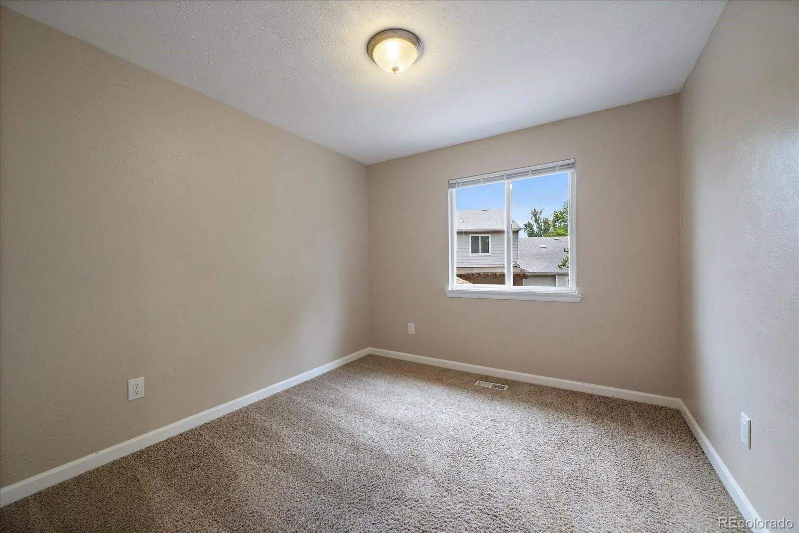 7892 S Logan Drive Littleton CO 80122 MLS #REC9945072 07092026215923 1600 25