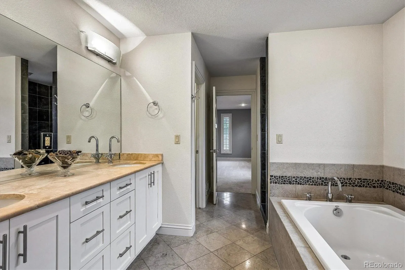 464 S Franklin Street Denver CO 80209 MLS #REC9950855 05132026213517 1600 28