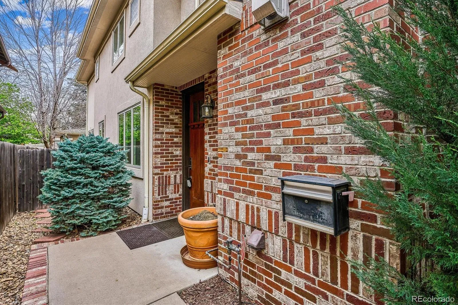 464 S Franklin Street Denver CO 80209 MLS #REC9950855 05132026213517 1600 3