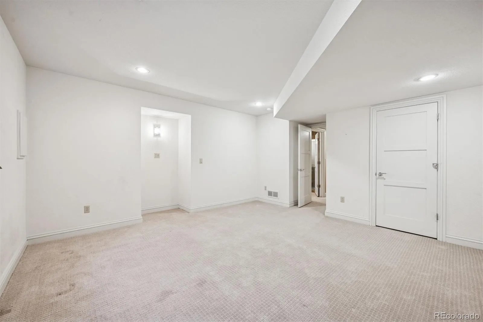 464 S Franklin Street Denver CO 80209 MLS #REC9950855 05132026213517 1600 44