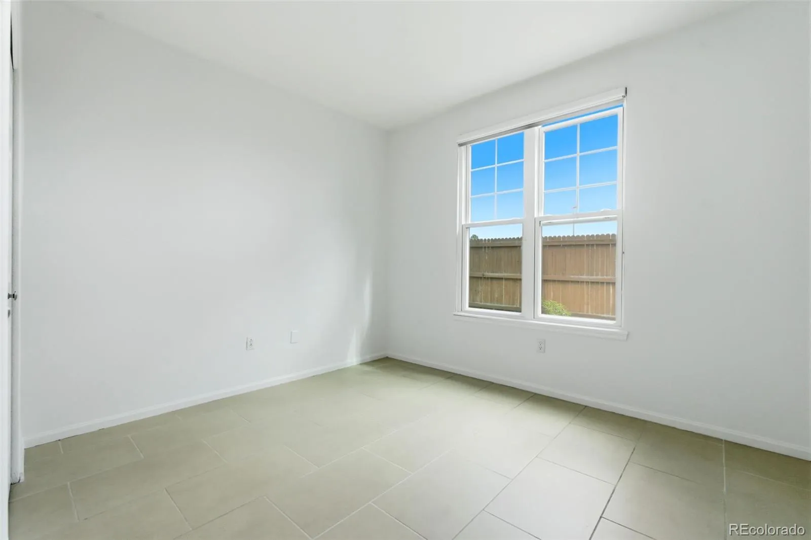 2153 S Fulton Circle #101 Aurora CO 80247 MLS #REC9953214 04302026204024 1600 13