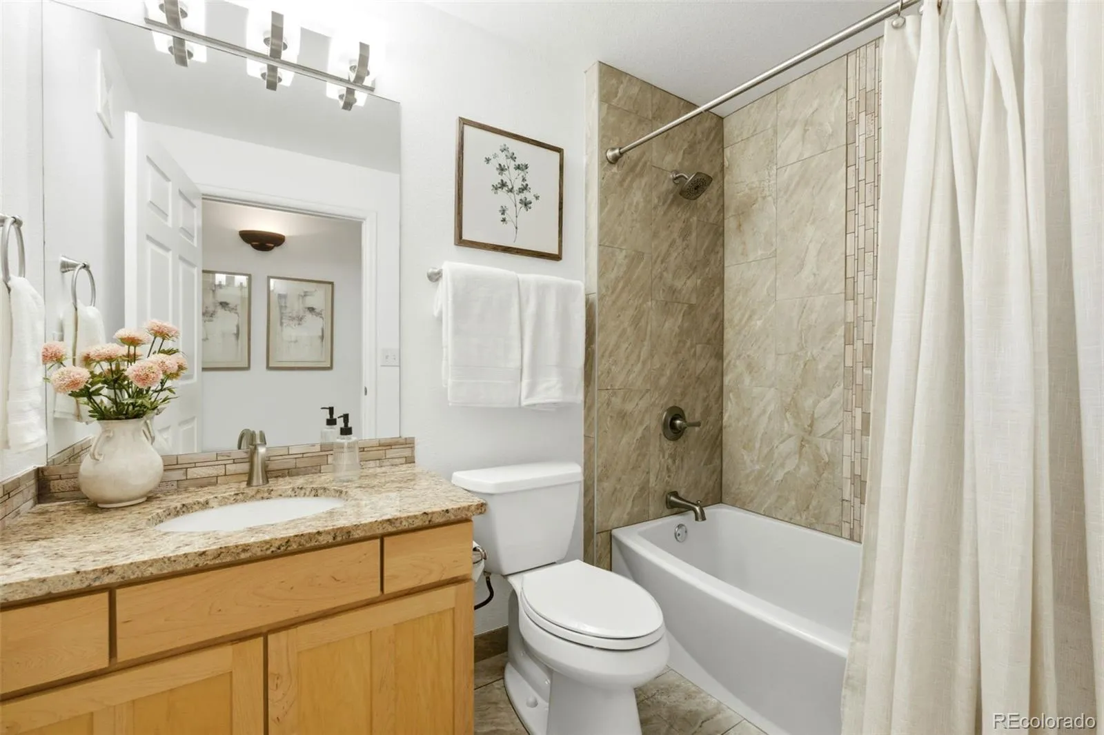 2153 S Fulton Circle #101 Aurora CO 80247 MLS #REC9953214 04302026204024 1600 15