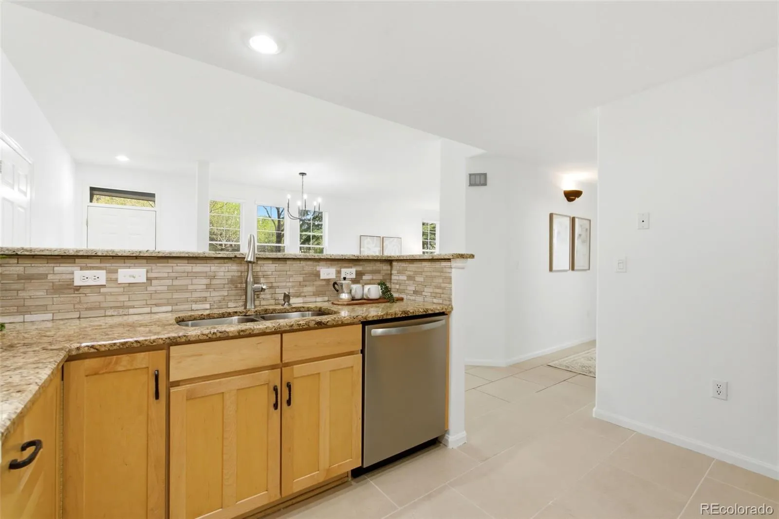 2153 S Fulton Circle #101 Aurora CO 80247 MLS #REC9953214 04302026204024 1600 6