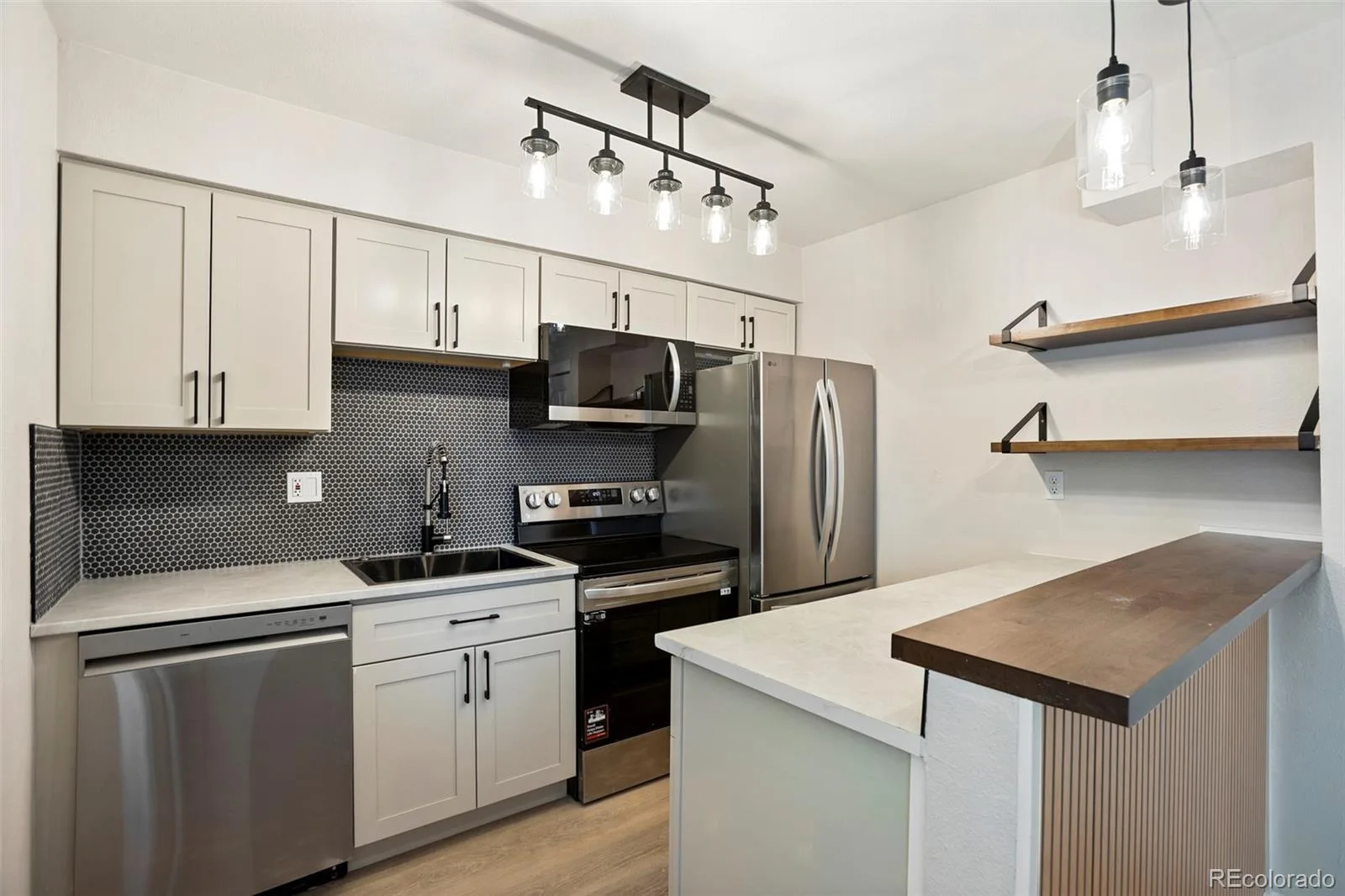 3354 S Flower Street #12 Lakewood CO 80227 | MLS #REC9954155 06162026173611 1600 11