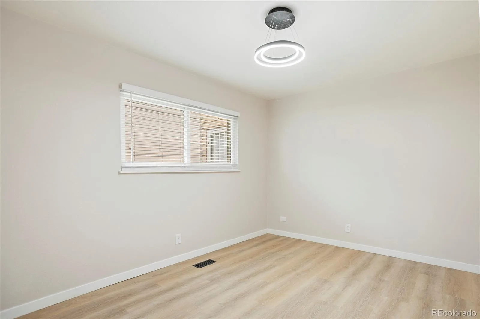 3354 S Flower Street #12 Lakewood CO 80227 | MLS #REC9954155 06162026173611 1600 19