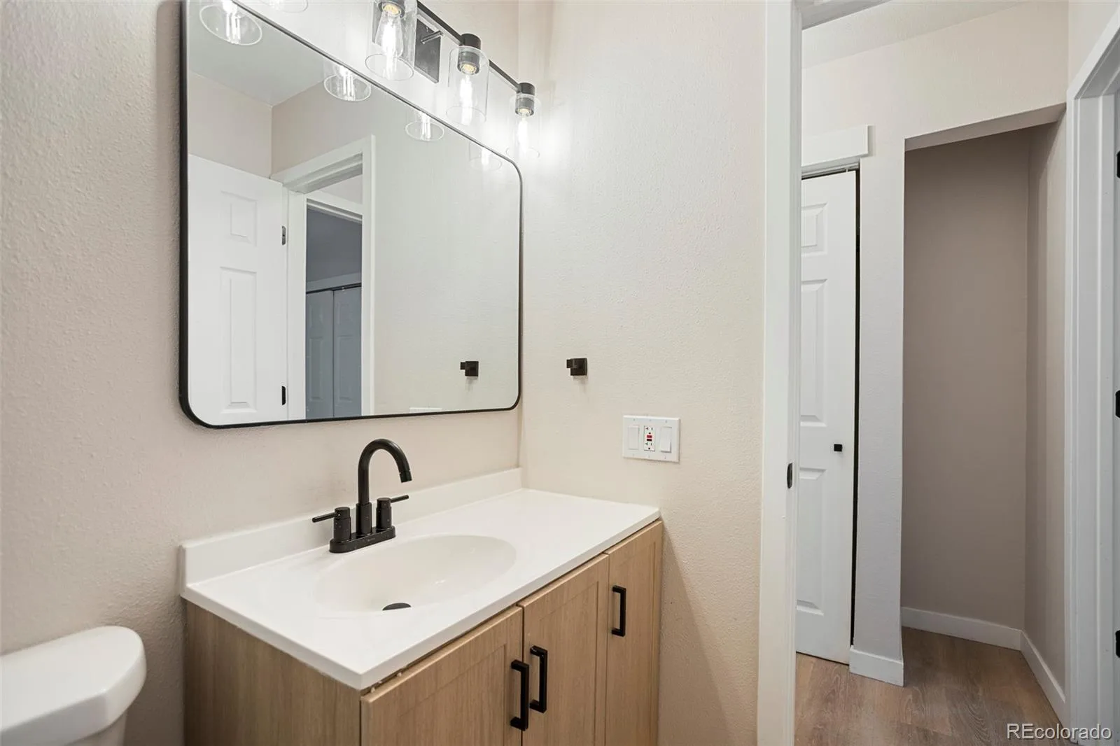 3354 S Flower Street #12 Lakewood CO 80227 | MLS #REC9954155 06162026173611 1600 26