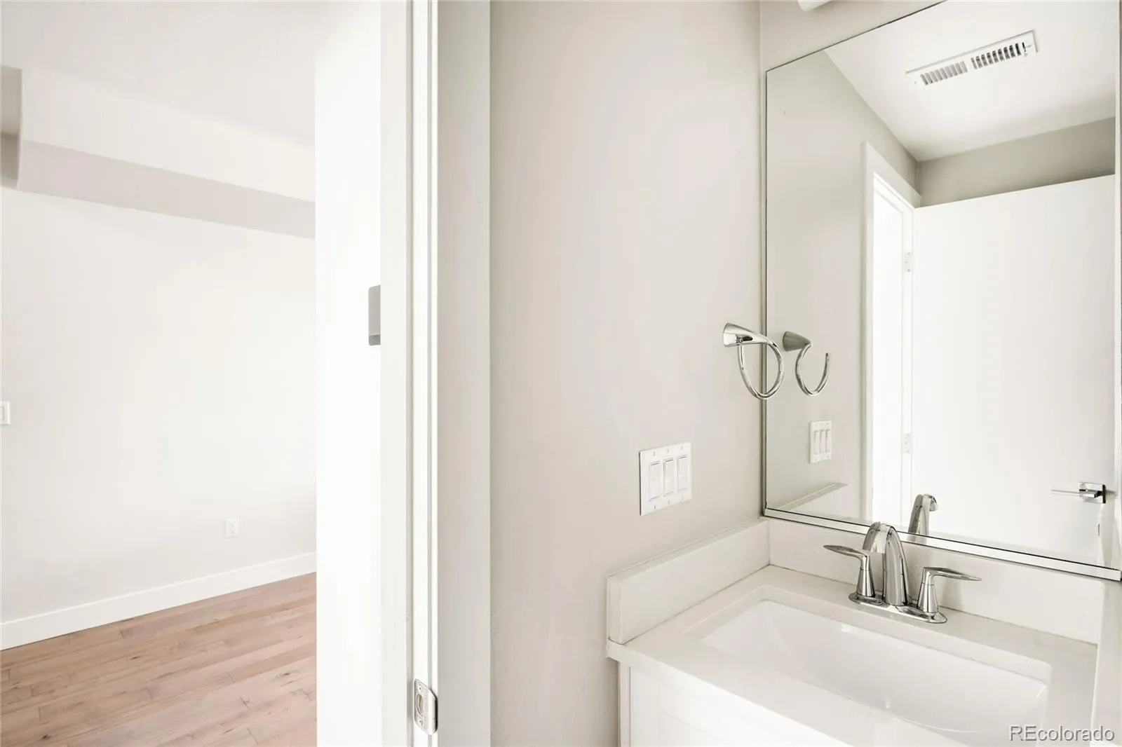 28 S Lincoln Street Denver CO 80209 MLS #REC9956123 05282026042936 1600 12