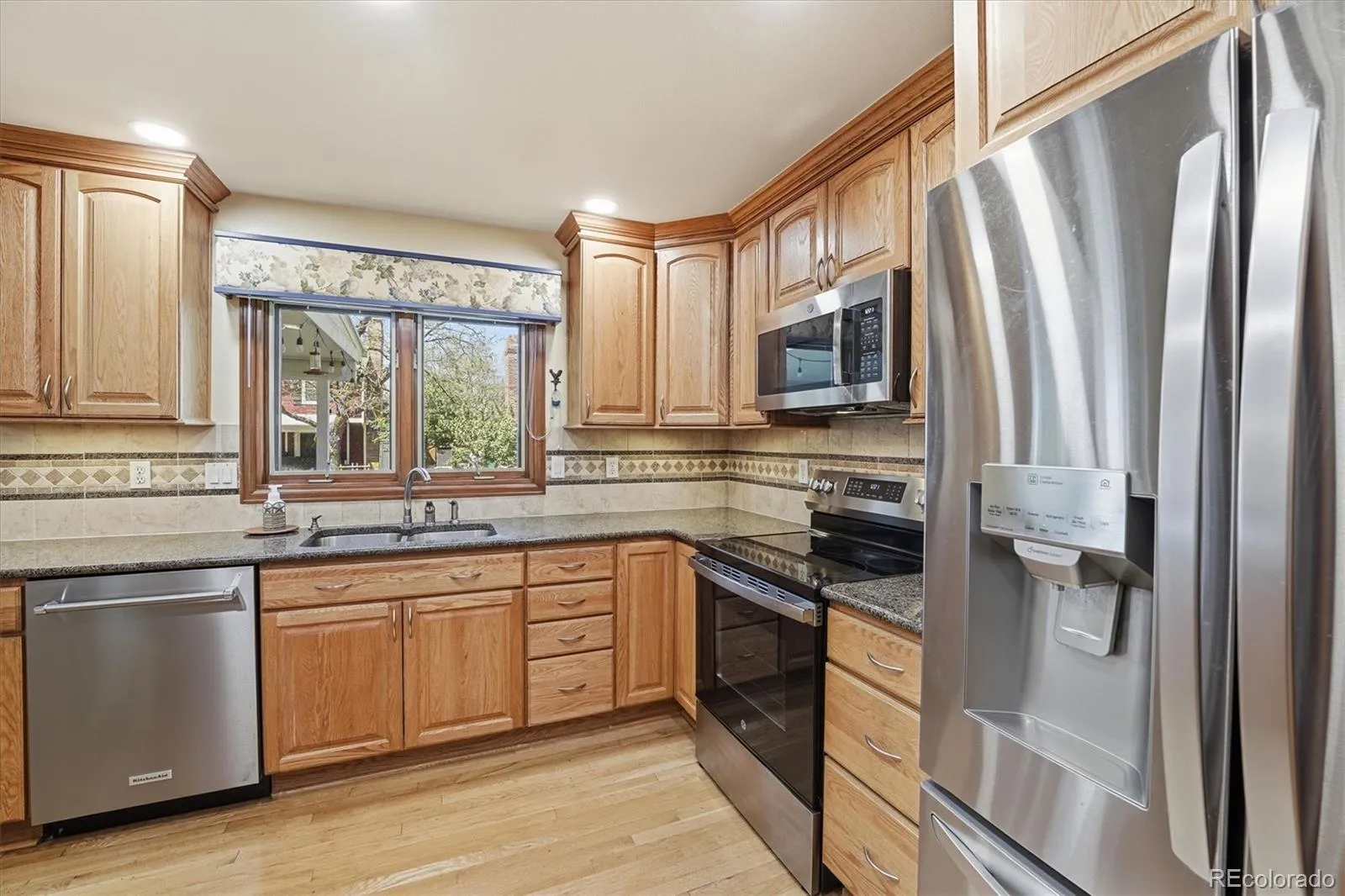 7933 S Datura E Circle Littleton CO 80120 MLS #REC9962215 04292026165439 1600 8