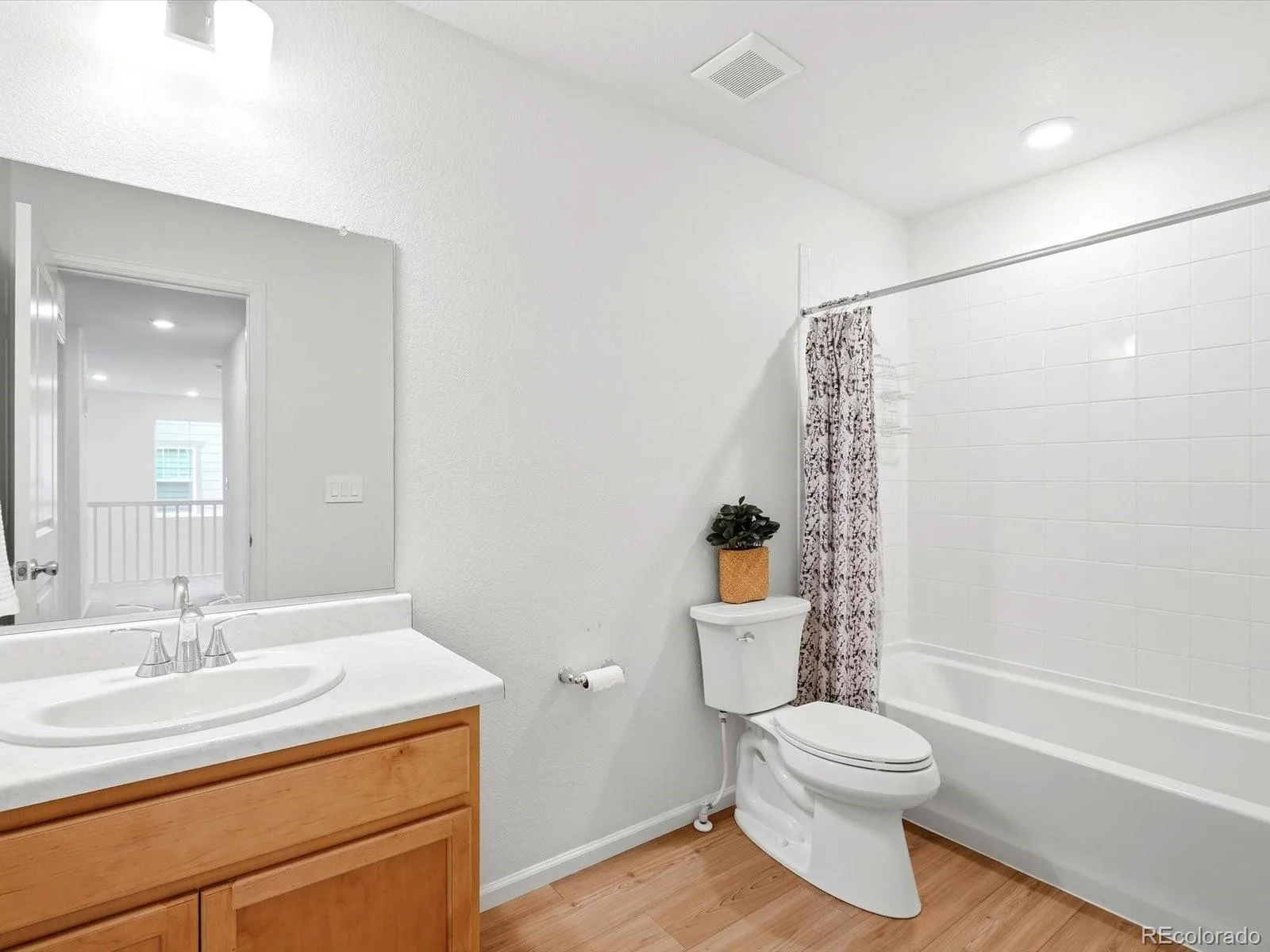 5952 N Liverpool Court Aurora CO 80019 | MLS #REC9963799 10112026192026 1600 25