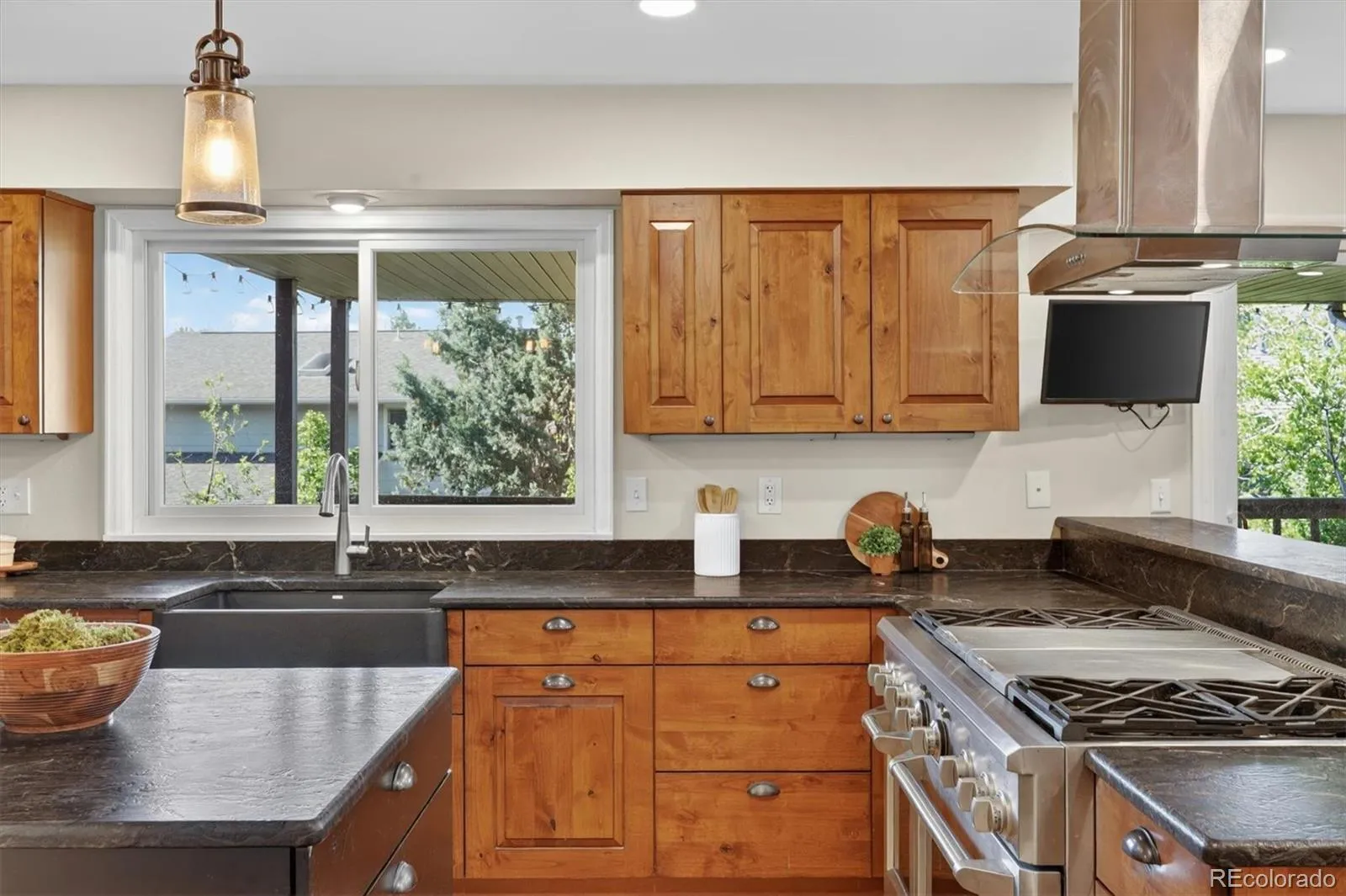 8274 S Saint Paul Way Centennial CO 80122 MLS #REC9966933 05152026201832 1600 17