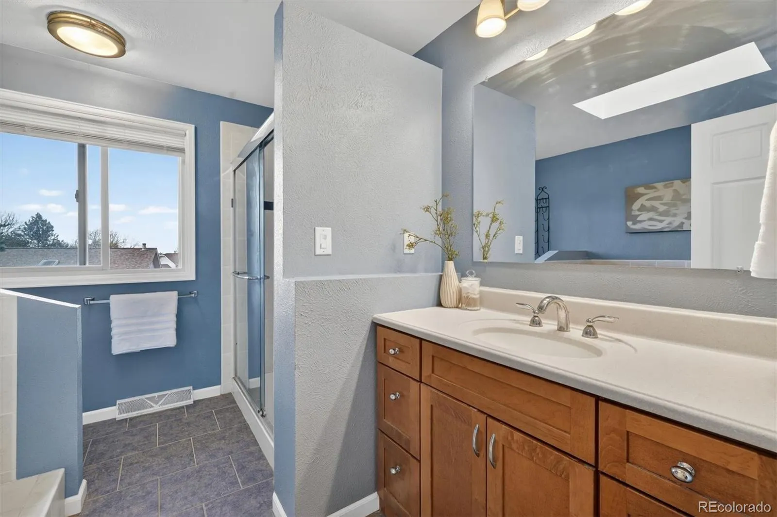 8274 S Saint Paul Way Centennial CO 80122 MLS #REC9966933 05152026201832 1600 31