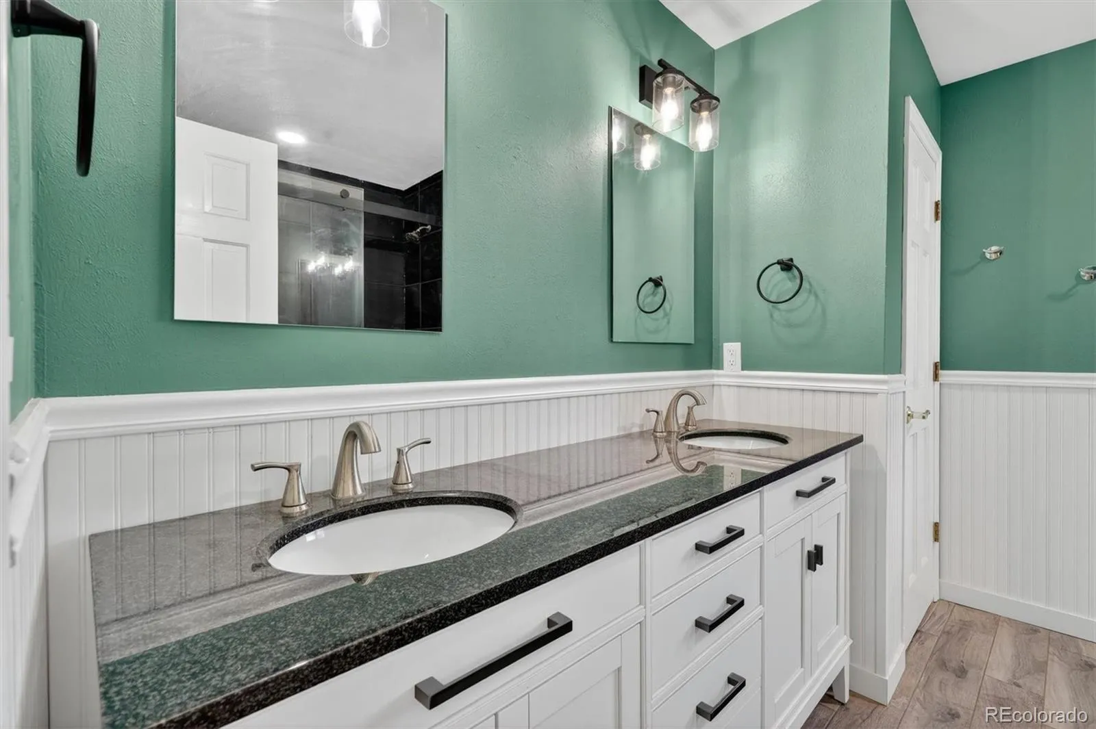 8274 S Saint Paul Way Centennial CO 80122 MLS #REC9966933 05152026201832 1600 34